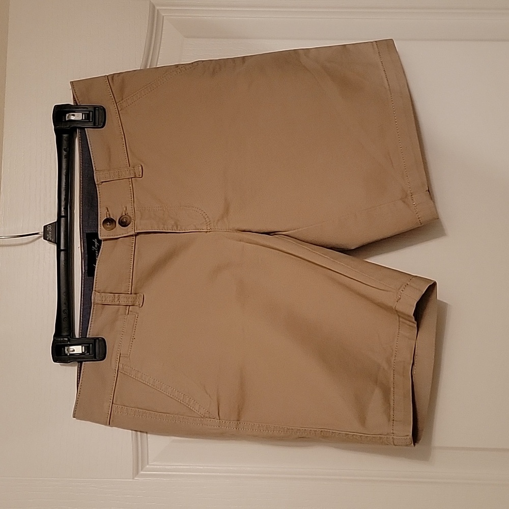 NWOT American Eagle Bermuda Shorts